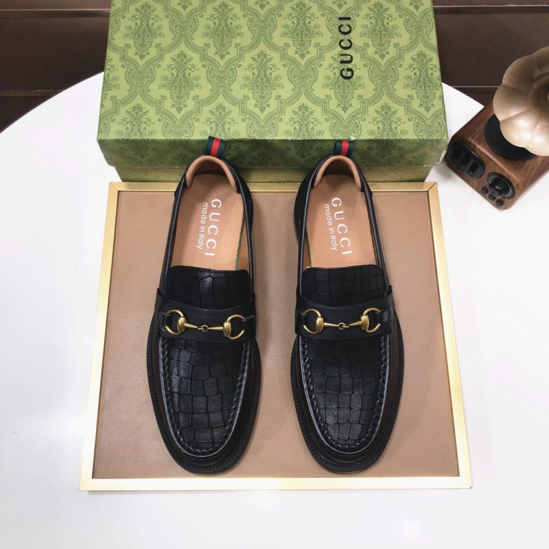 G*u*i leather shoes